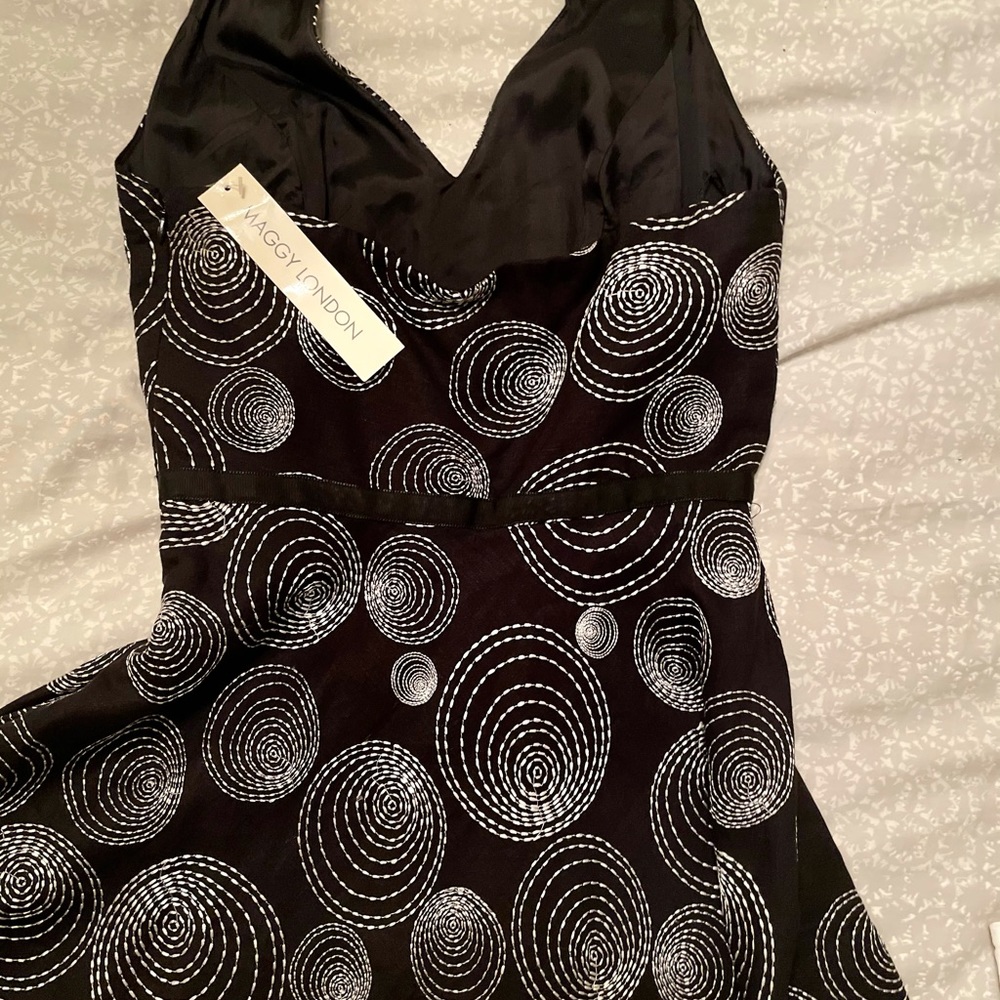 Dress - Picture 3 of 4
